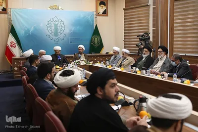 نشست هم اندیشی دهه کرامت