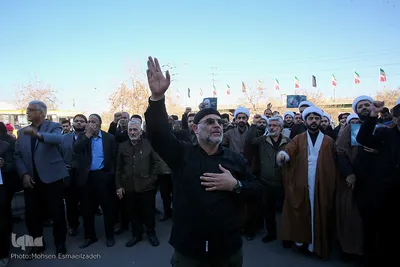 تجمع گروهی ازمردم مشهد در حمایت از حملات موشکی سپاه
