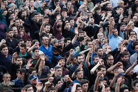 مراسم خیمه سوزان عصر عاشورا در میدان امام حسین (ع) تهران
