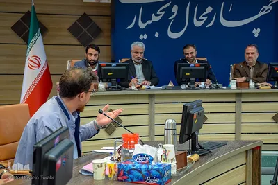 نشست صمیمانه استاندار چهارمحال و بختیاری با اصحاب رسانه