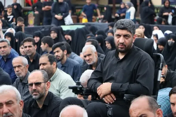 نماز ظهر عاشورا در امامزاده یحیی(ع) ساری