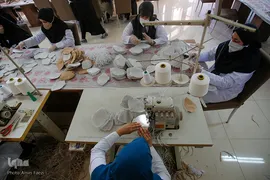 تلاش گروه های جهادی و مردمی شیراز در تولید ماسک