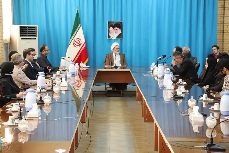 نخبگان دیده‌بان علمی جامعه و قدرت‌ساز هستند