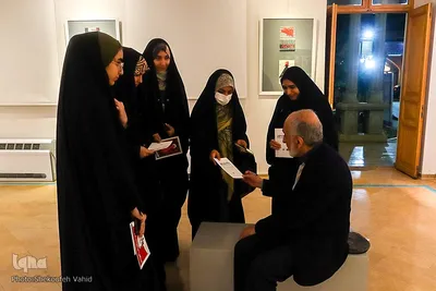 آیین گشایش نمایشگاه "سیاه، سفید، قرمز" در اصفهان