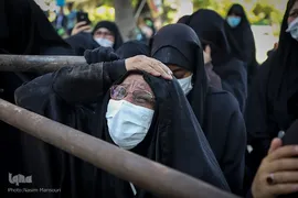 تشییع شهید گمنام با حضور دانش‌آموزان در اهواز