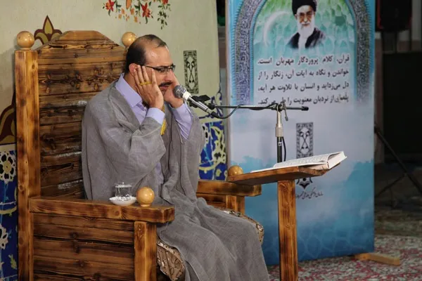 قاریان متخلق به اخلاق دینی و قرآنی باشند