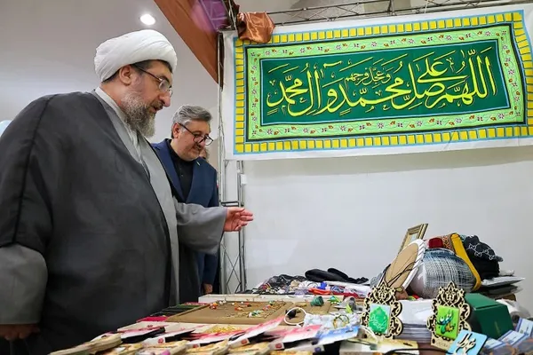 بازدید امام جمعه تبریز از نمایشگاه قرآن