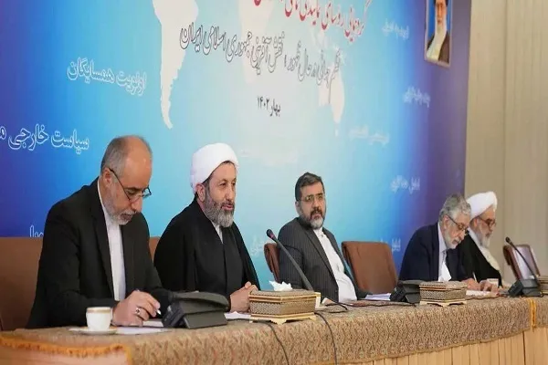 تأکید رهبر انقلاب بر نقش قرارگاهی سازمان فرهنگ و ارتباطات اسلامی