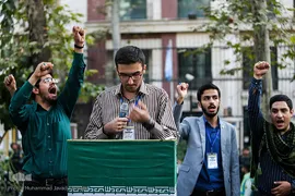تجمع اعتراض آمیز دانشجویان به کشتار مسلمانان میانمار