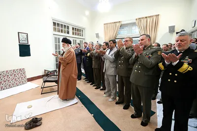 دیدار جمعی از فرماندهان ارتش و نیروی زمینی با رهبر انقلاب
