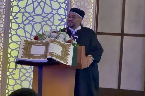 Libyalı hattat yazdığı Kur’an-ı Kerim nüshasını tanıttı