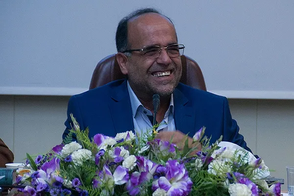 اذانی که از موسیقی فیلم «الرسالة» الهام گرفت / مؤذنان نوجوان بر بام خانه‌ها + اذان