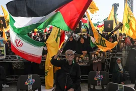 تجمع بزرگ مردم تهران برای اعلام حمایت از اجرای عملیات «وعده صادق ۲»