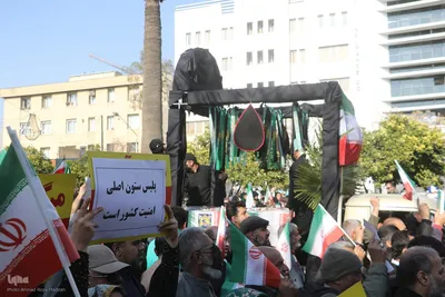 راهپیمایی شیرازی ها بر علیه اغتشاشگران