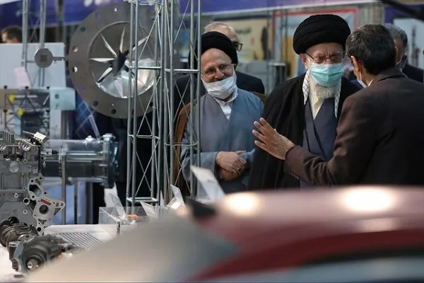 بازدید رهبر معظم انقلاب از نمایشگاه توانمندی‌های صنعتی