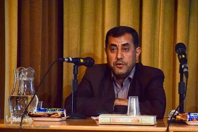 نشست ارزش‌ها و تربیت معنوی از دیدگاه امام علی (ع)
