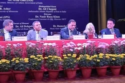 Penyelenggaraan Penutupan Seminar Tradisi Seni dan Arsitektur Iran dan India