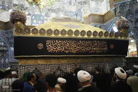  سیاه پوش کردن ضریح مطهر کریمه اهل بیت(س)