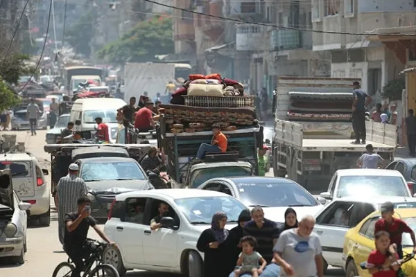 Katil İsrail Cenin'deki Filistinli aileleri göçe zorluyor