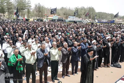 عزاداری و نماز ظهر عاشورا در بیرجند