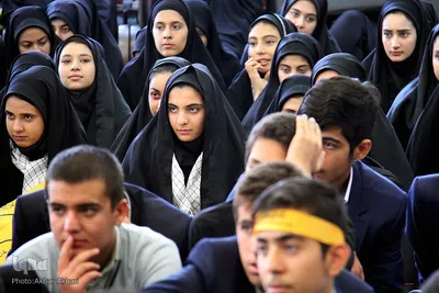 دیدار جمعی از دانش آموزان بسیجی با امام جمعه شهرکرد