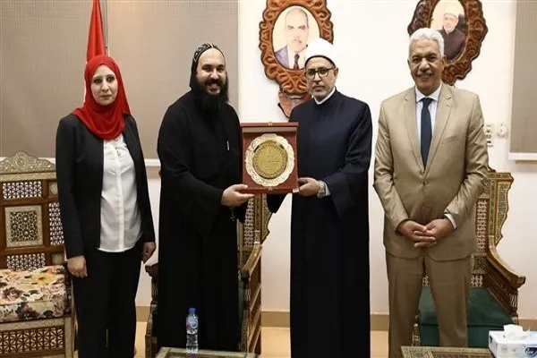 تأکید رئیس دانشگاه الازهر بر روابط مستحکم بین مسلمانان و مسیحیان