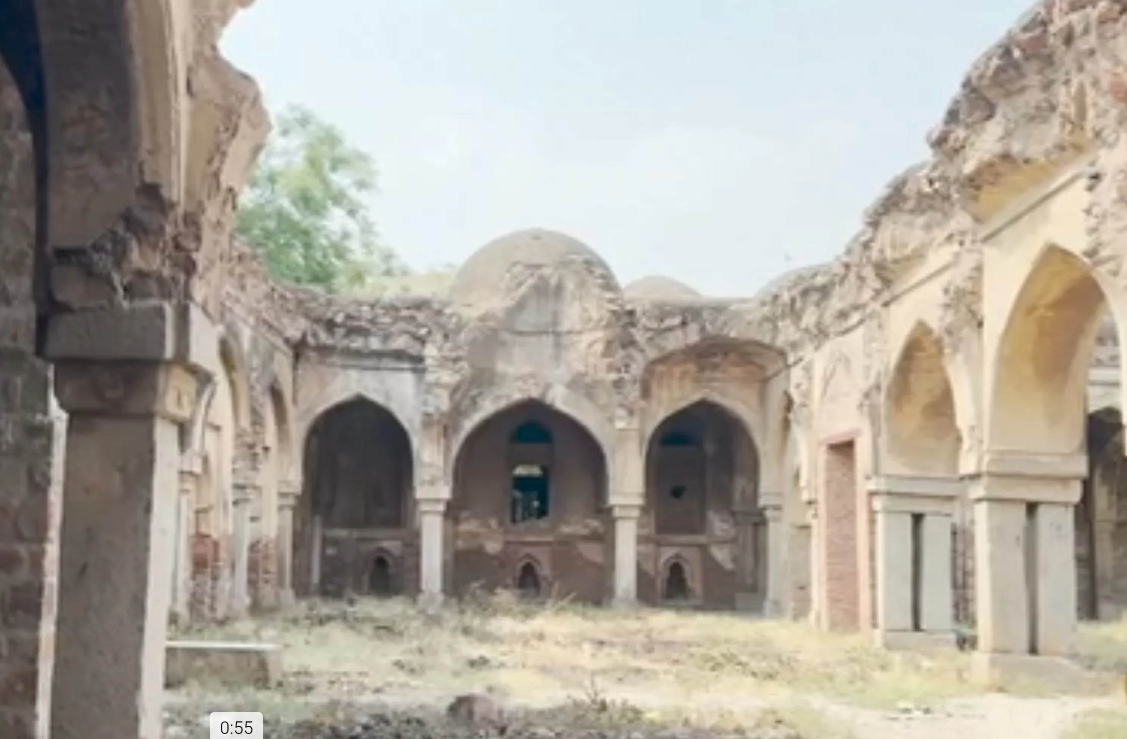 भारत सरकार को इस देश की ऐतिहासिक मस्जिदों में नमाज पढ़ने से रोकना