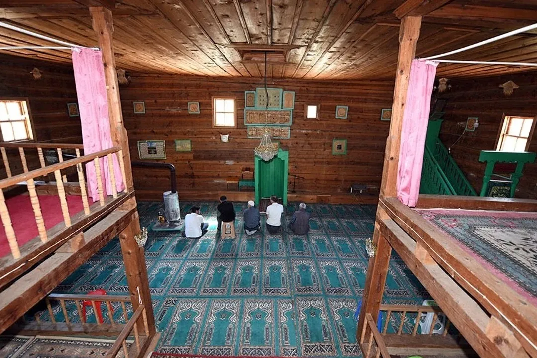 Kastamonu'da 126 yıllık çivisiz cami yıllara meydan okuyor