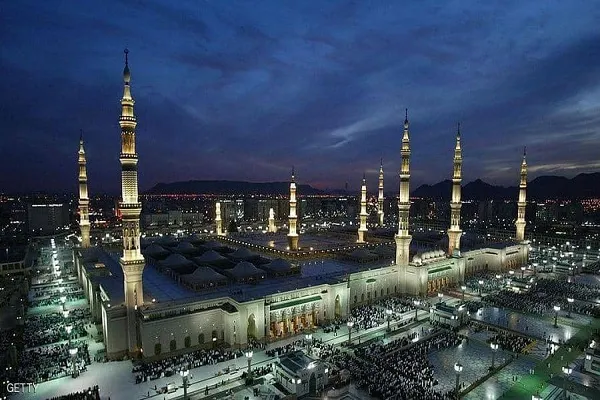 موافقت پادشاه عربستان با اقامه نماز تراویح در حرمین شریفین