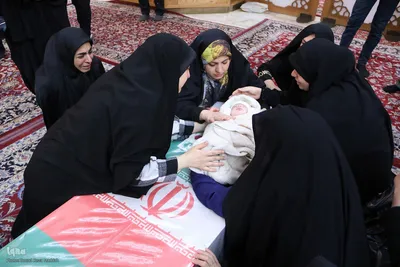 وداع با ۱۲ شهید جنگ رمضان استان فارس در حرم شاهچراغ(ع)