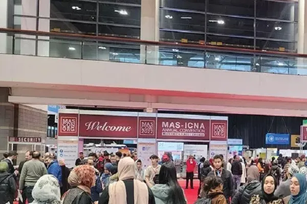20 binden fazla Müslüman bir araya geldi