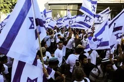 Les militants palestiniens appellent à faire face aux marches de drapeaux