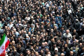تشییع پیکر رئیس جمهور شهید در تهران (۲)