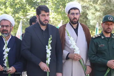 غبارروبی از مزار شهدا به مناسبت بازگشت آزادگان سرافراز به وطن