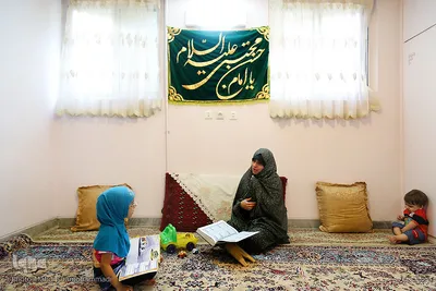 خانواده منتهایی، مادر حافظ کل و دخترشان حافظ جزء ۳۰ قرآن کریم