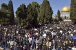 Des milliers de Palestiniens accomplissent la prière du vendredi à Al-Aqsa