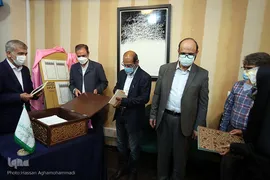 مراسم رونمایی از مصحف شریف ۱۸۰حزبی به قلم کاتبان ممتاز