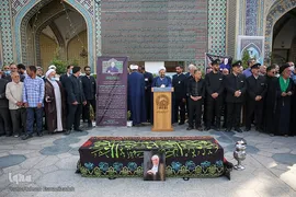 مراسم خاکسپاری مرحوم احمد مهدوی دامغانی در حرم مطهر رضوی