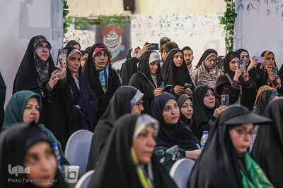 افتتاح رویداد برکت دیدار با نمایش ۳۰۰ لباس محرمی
