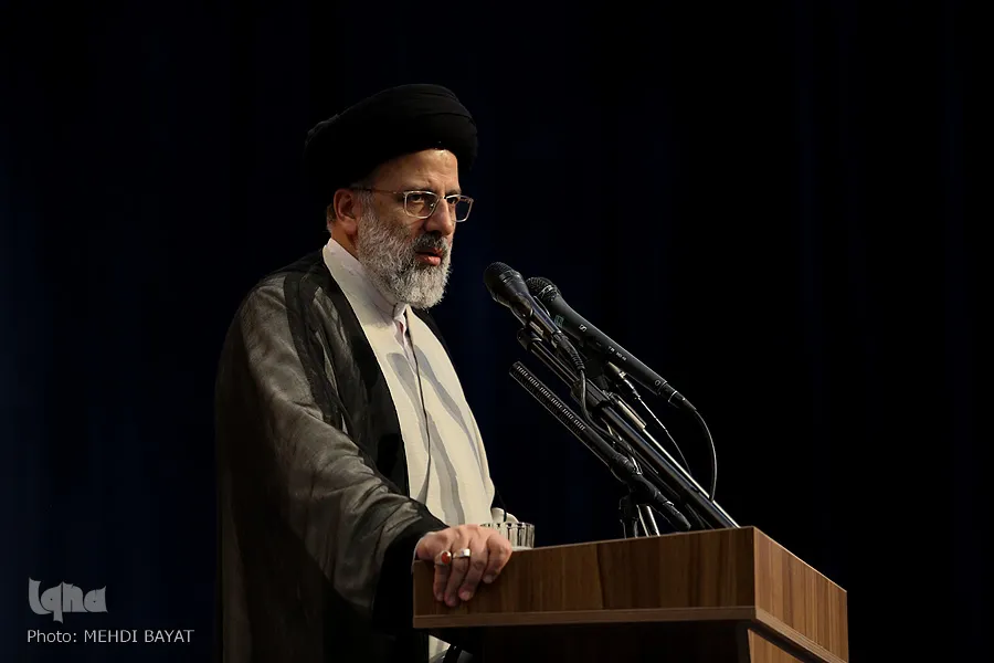 قدسی شدن رمز ماندگاری نام شهدای دفاع مقدس و مدافعان حرم است / برداشتن نقاب از چهره جهل مدرن با تجلیل شهدا