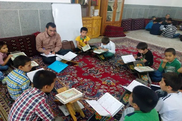 رئيس منظمة دارالقرآن في إیران: هناك 12 ألف مؤسسة قرآنية في البلاد