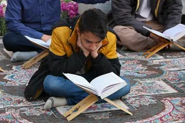 جزء‌خوانی قرآن کریم در چهارباغ اصفهان