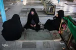غبارروبی و عطرافشانی مزار شهدا با گل نرگس ـ بهبهان