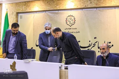 نشست هم‌اندیشی ناشران و نویسندگان انقلاب