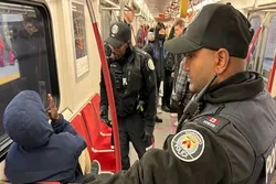 Polizei ordnet Untersuchung nach Messerbedrohung einer Frau in torontoer U-Bahn an