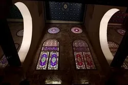 Perbaikan Jendela-jendela Masjil Al-Aqsa oleh Seniman Palestina