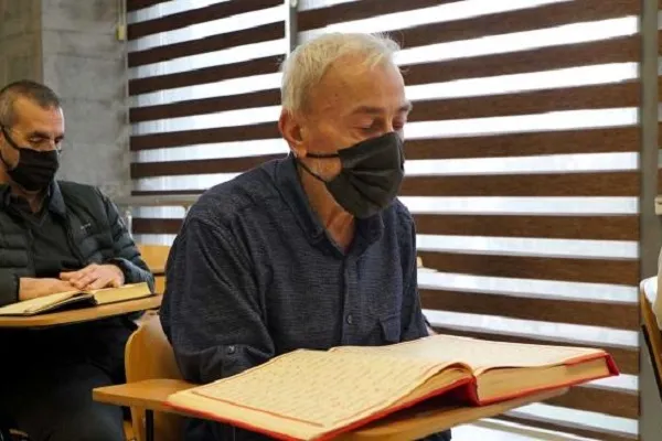 80 yaşında Kur'an-ı Kerim öğrenme heyecanı