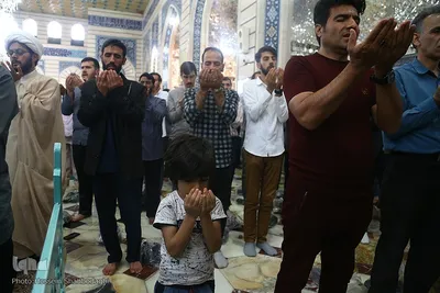 دهه هشتادی‌ و نودی‌ها در نماز عید فطر