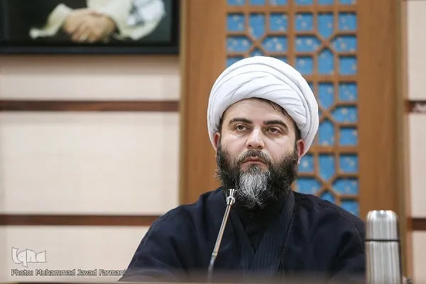 دعوت محمد قمی برای پیوستن به پویش پلاکاردنویسی + فیلم