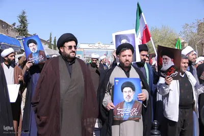 بیعت روحانیون و طلاب فارس با سومین رهبر معظم انقلاب